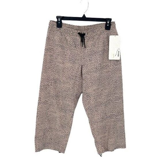 Lululemon‎ Step Lively Crop in Dottie Dash Grain Black NWT Size 6 - Picture 2 of 11